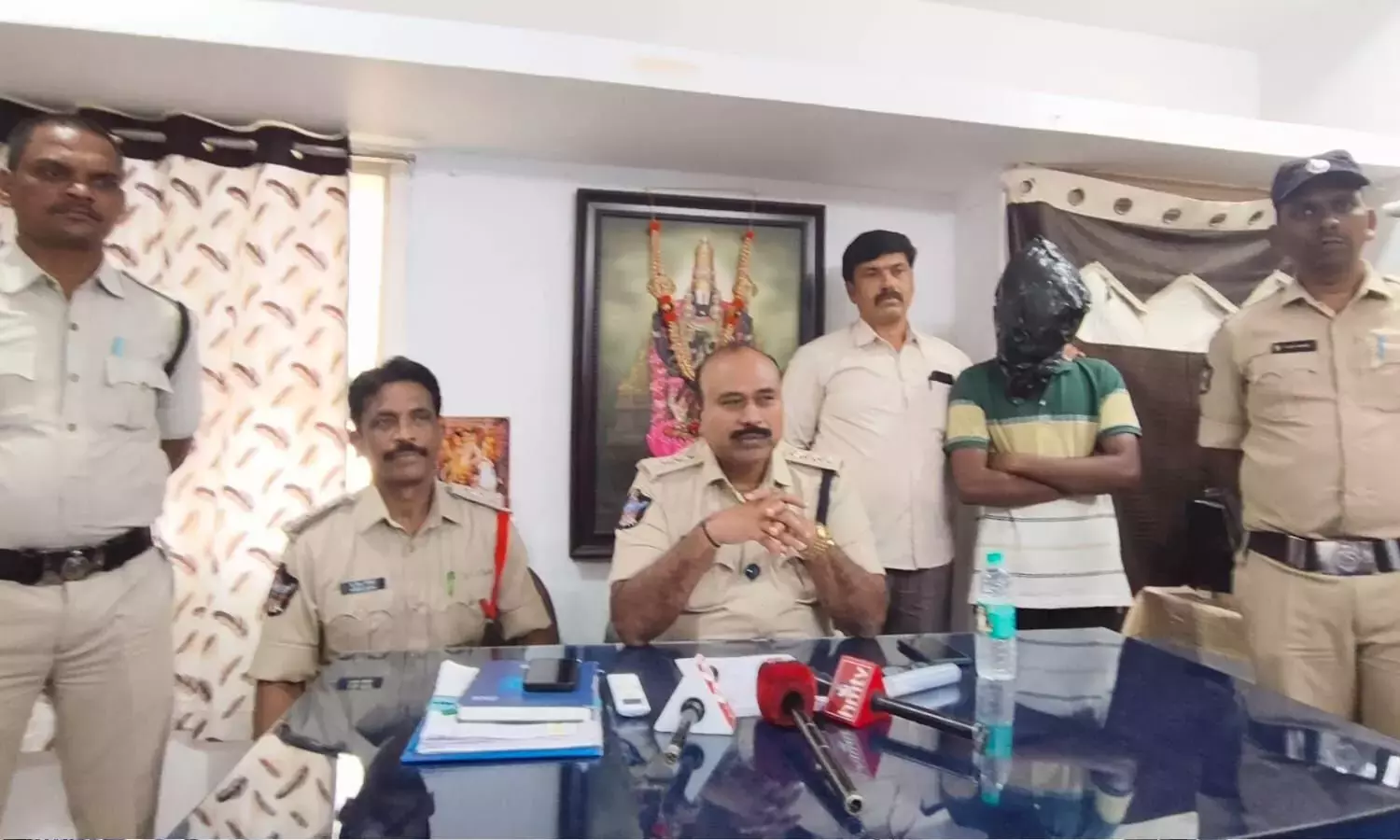 Andhra: देवनकोंडा में चेन छीनने के आरोप में किशोर पकड़ा गया