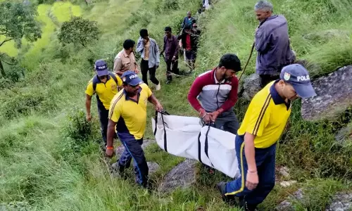 Ghansali: गदेरे में बहा सात वर्षीय बालक, रेस्क्यू के बाद शव मिला Ghansali: गदेरे में बहा सात वर्षीय बालक, रेस्क्यू के बाद शव मिला