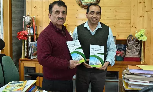 HPU VC ने पौधों के कचरे से ग्रीन फ्यूल किताब की लॉन्च