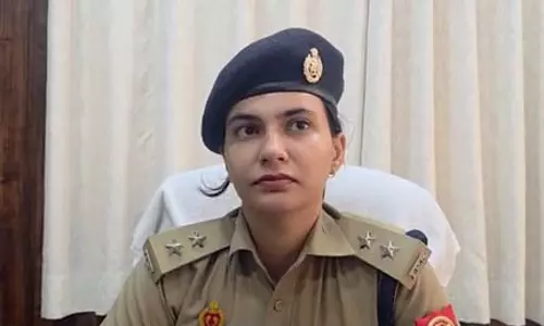 मथुरा में सपा नेता राजन रिजवी पर महिला बैंककर्मी से अभद्रता और पीछा करने के आरोप में एफआईआर दर्ज
