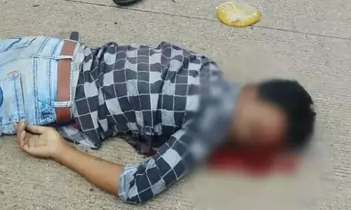 दर्दनाक हादसा, कोयला लदे ट्रक में घुसी बाइक, युवक की मौत दर्दनाक हादसा, कोयला लदे ट्रक में घुसी बाइक, युवक की मौत