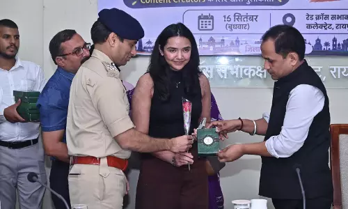 जिले के वरिष्ठ अधिकारियों ने इन्फ्लुएंसर के साथ किया संवाद