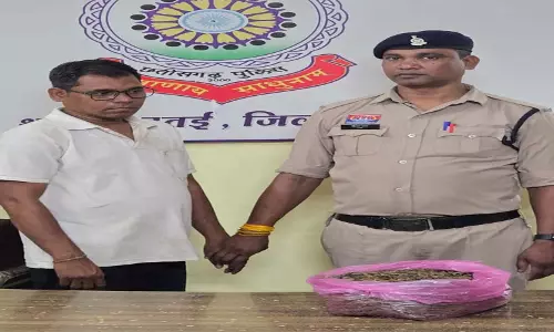 उमरपोटी बोगदा पुल के पास गांजा बेचते आरोपी गिरफ्तार