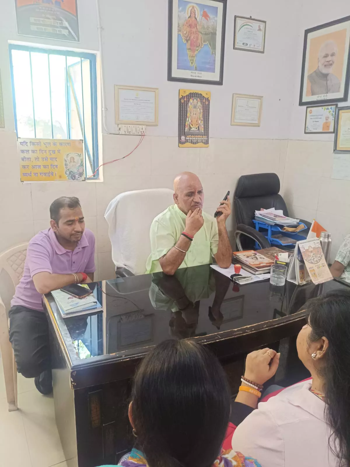 New Delhi: सीवरेज समस्या सेडीडीए क्वार्टर के लोगों को राहत पहुंचाई: पार्षद वीर सिंह पवार New Delhi: सीवरेज समस्या सेडीडीए क्वार्टर के लोगों को राहत पहुंचाई: पार्षद वीर सिंह पवार