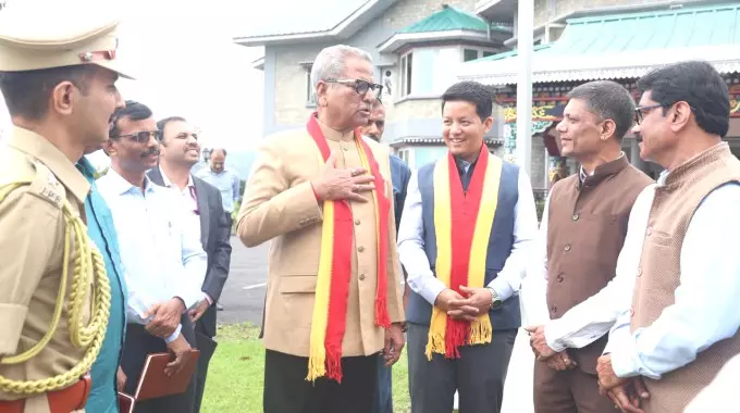राज्यपाल माथुर से मिला कर्नाटक का मीडिया दल प्रतिनिधिमंडल ने रखे विचार राज्यपाल माथुर से मिला कर्नाटक का मीडिया दल प्रतिनिधिमंडल ने रखे विचार