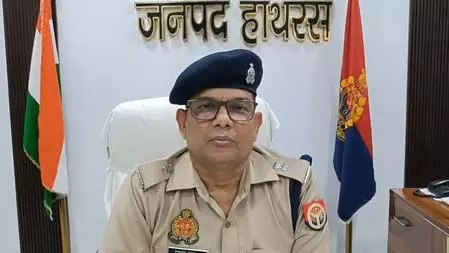 हाथरस में भगवान परशुराम की मूर्ति पर पथराव, अशांति फैलाने की कोशिश हाथरस में भगवान परशुराम की मूर्ति पर पथराव, अशांति फैलाने की कोशिश