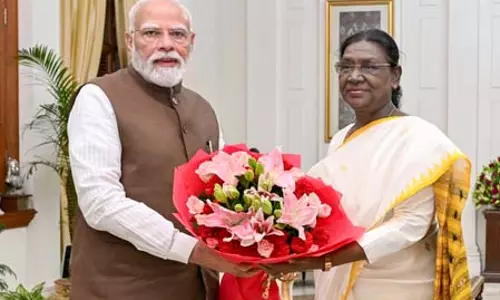 राष्ट्रपति मुर्मु ने पीएम मोदी को दी जन्मदिन की शुभकामनाएं राष्ट्रपति मुर्मु ने पीएम मोदी को दी जन्मदिन की शुभकामनाएं