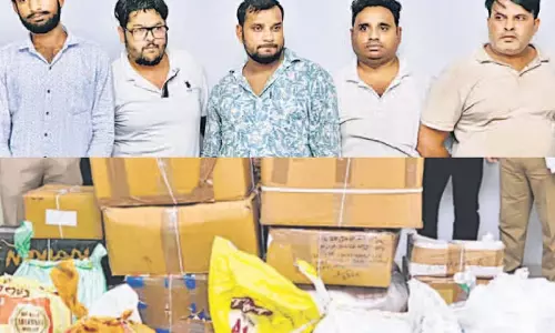 गाजियाबाद में नकली सप्लीमेंट और स्टेरॉयड बनाने वाले गिरोह का भंडाफोड़, पांच गिरफ्तार गाजियाबाद में नकली सप्लीमेंट और स्टेरॉयड बनाने वाले गिरोह का भंडाफोड़, पांच गिरफ्तार