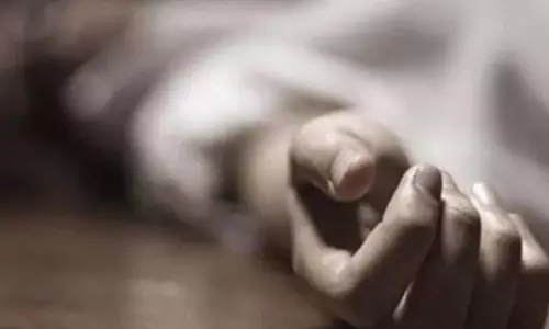 दिल्ली के आनंद पर्वत में पत्नी की हत्या कर शव के पास रातभर सोया पति, बुलंदशहर से गिरफ्तार दिल्ली के आनंद पर्वत में पत्नी की हत्या कर शव के पास रातभर सोया पति, बुलंदशहर से गिरफ्तार