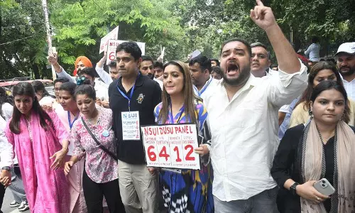 DU मार्च में यूथ कांग्रेस ने उठाया हॉस्टल मुद्दा
