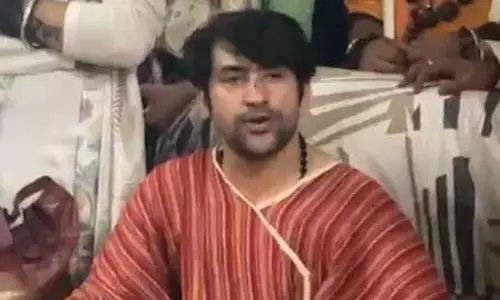 मुंबई में धीरेंद्र कृष्ण शास्त्री ने गणपति दर्शन किए, पीएम मोदी को दी जन्मदिन की बधाई मुंबई में धीरेंद्र कृष्ण शास्त्री ने गणपति दर्शन किए, पीएम मोदी को दी जन्मदिन की बधाई