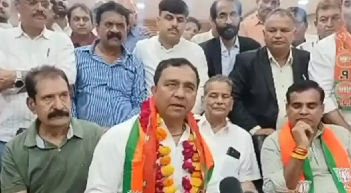 Udaipur: उदयपुर में पारस सिंघवी ने महापौर पद का नामांकन दाखिल किया