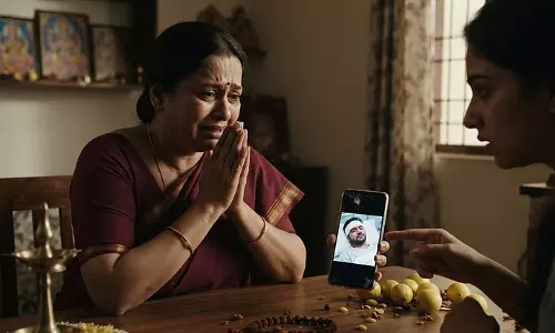 नकली ज्योतिषी ने गृहिणी को झांसे में लेकर ठगे 40 लाख के गहने, उपाय के नाम पर की ठगी नकली ज्योतिषी ने गृहिणी को झांसे में लेकर ठगे 40 लाख के गहने, उपाय के नाम पर की ठगी