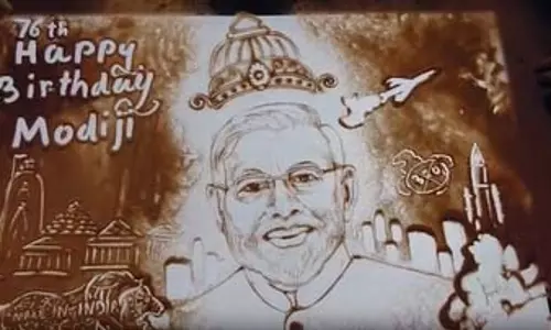 पीएम मोदी के जन्मदिन पर बना खास सैंड एनिमेशन, कलाकार ने दी शुभकामनाएं पीएम मोदी के जन्मदिन पर बना खास सैंड एनिमेशन, कलाकार ने दी शुभकामनाएं