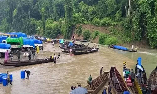 म्यांमार के रखाइन व्यापारियों और मारा स्वयंसेवकों के बीच भिड़ंत म्यांमार के रखाइन व्यापारियों और मारा स्वयंसेवकों के बीच भिड़ंत
