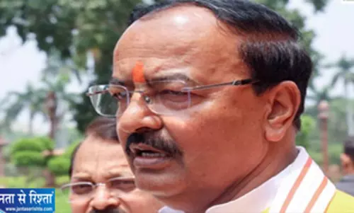 केशव मौर्य ने लिया सख्त फैसला परियोजना निदेशक अशोक कुमार सिंह सस्पेंड केशव मौर्य ने लिया सख्त फैसला परियोजना निदेशक अशोक कुमार सिंह सस्पेंड