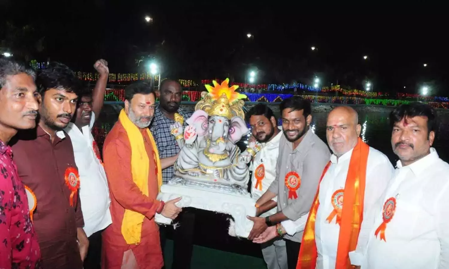 Andhra: तीसरे दिन 450 से ज़्यादा गणेश प्रतिमाओं का विसर्जन किया गया Andhra: तीसरे दिन 450 से ज़्यादा गणेश प्रतिमाओं का विसर्जन किया गया