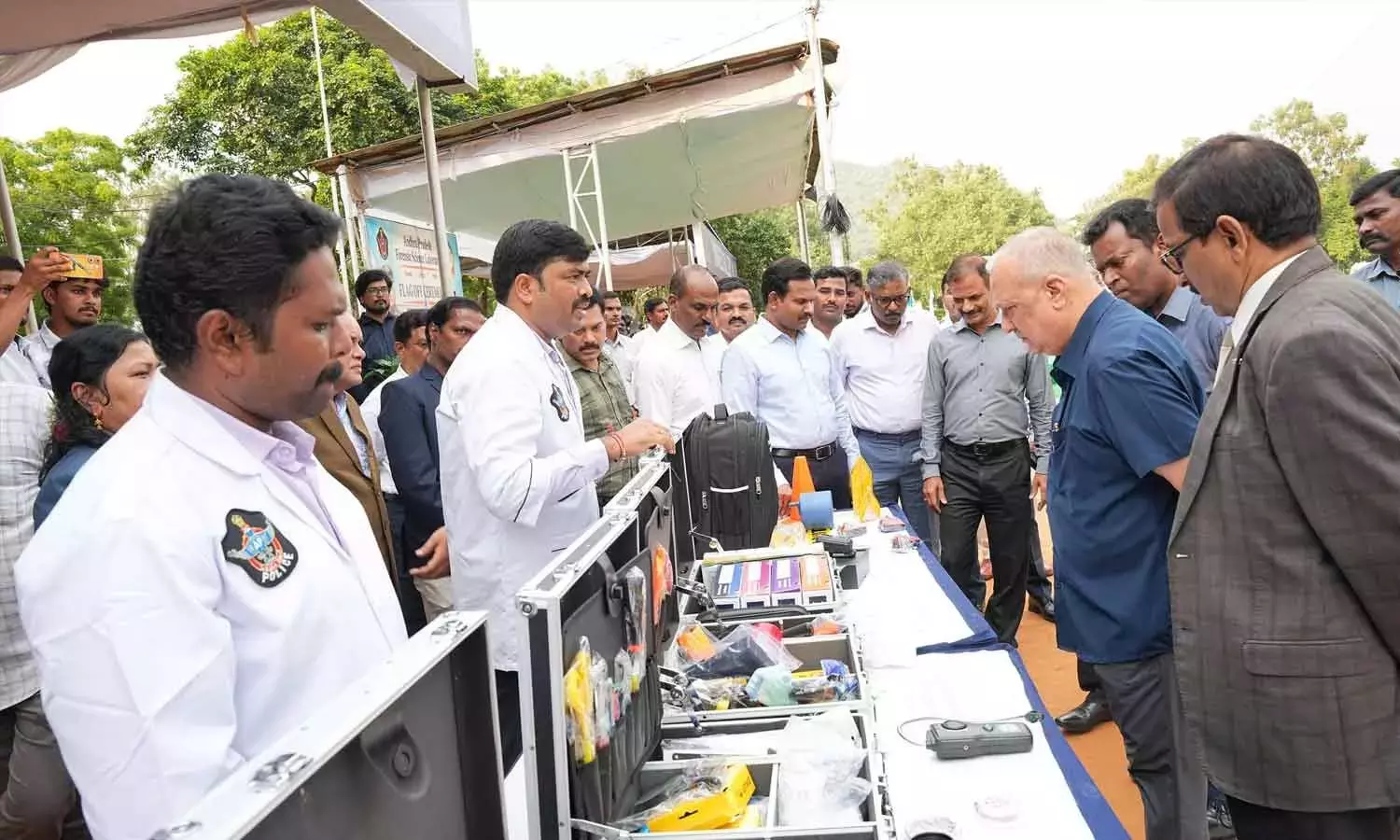 Andhra: क्राइम सीन की जांच को बेहतर बनाने के लिए 26 फोरेंसिक गाड़ियां