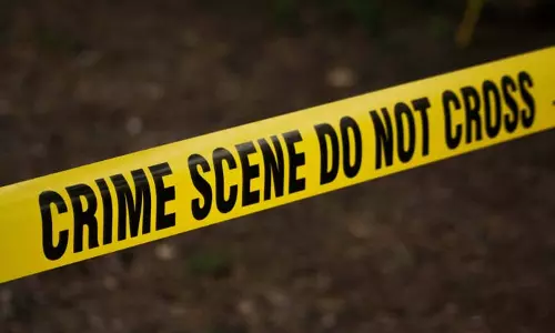 शराब भट्ठी से लौट रहे युवकों पर हमला, मारपीट कर दो मोबाइल और पर्स लूटे
