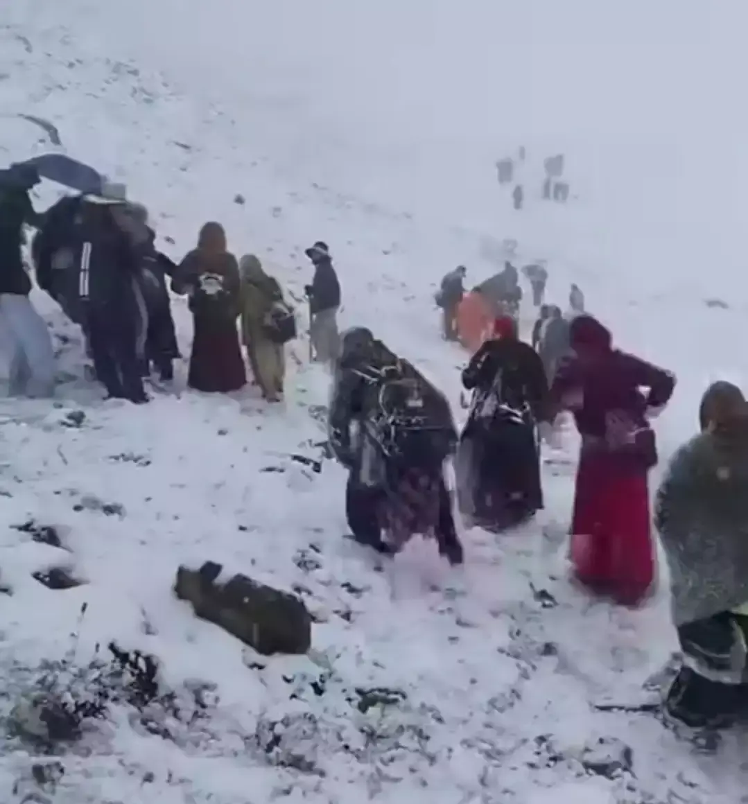 Kullu: परिक्रमा के दौरान दो महिलाओं की मौत, कई श्रद्धालु घायल