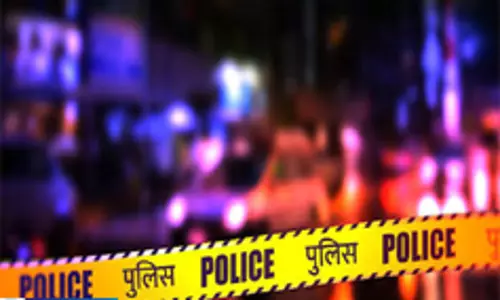 अफसर के घर हथियार लेकर पहुंचा बदमाश परिवार को बनाया निशाना