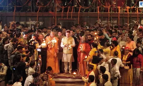 कालसी में गूंजा मां यमुना का जयघोष, सीएम धामी ने दी आध्यात्मिक विकास की बड़ी सौगात कालसी में गूंजा मां यमुना का जयघोष, सीएम धामी ने दी आध्यात्मिक विकास की बड़ी सौगात