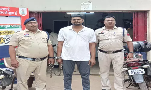 डी-मार्ट के पास ग्राहक तलाश रहा था डोडा तस्कर, पुलिस ने धर दबोचा