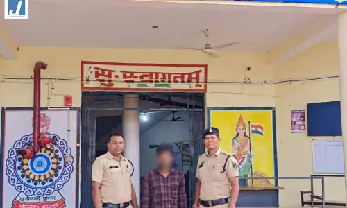 एक कॉल ने बचाई जिंदगी, पेड़ पर फंदा लगाने पहुंचे युवक को पुलिस ने बचाया