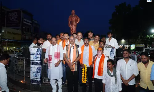राजिम की धरती पर गूंजा सेवा का संकल्प, बृजमोहन अग्रवाल ने जलाया दीप