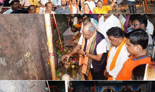 भूतेश्वर महादेव धाम में बृजमोहन अग्रवाल ने जलाया आशीर्वाद का दीया