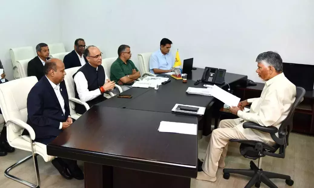 नायडू का कहना है कि रामायपटनम BPCL रिफाइनरी एक अल्ट्रा-मेगा प्रोजेक्ट होगी नायडू का कहना है कि रामायपटनम BPCL रिफाइनरी एक अल्ट्रा-मेगा प्रोजेक्ट होगी