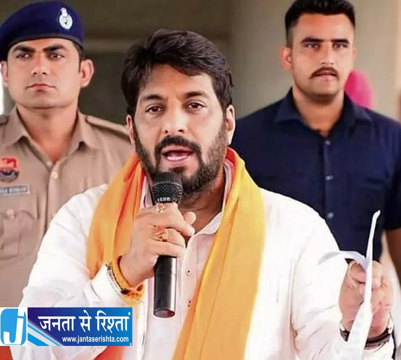 रियल एस्टेट मामले में ED की बड़ी कार्रवाई रियल एस्टेट मामले में ED की बड़ी कार्रवाई