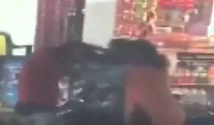 लिव-इन में रह रहे युवक-युवती के बीच मारपीट, थाने तक पहुंचा मामला लिव-इन में रह रहे युवक-युवती के बीच मारपीट, थाने तक पहुंचा मामला
