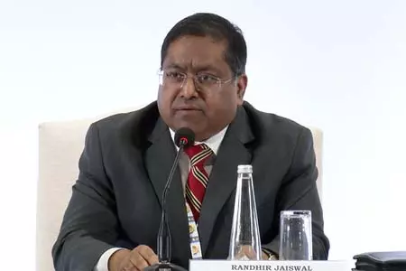 रूस से तेल खरीद पर अमेरिकी कानून को लेकर भारत सतर्क, कहा-हितों की रक्षा के लिए उठाएंगे कदम रूस से तेल खरीद पर अमेरिकी कानून को लेकर भारत सतर्क, कहा-हितों की रक्षा के लिए उठाएंगे कदम