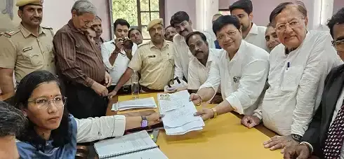 Bikaner: बी.डी. कल्ला के भतीजे अनिल कल्ला ने भरा मेयर का पर्चा Bikaner: बी.डी. कल्ला के भतीजे अनिल कल्ला ने भरा मेयर का पर्चा