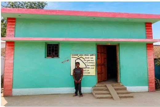 प्रधानमंत्री जनमन आवास योजना ने बदली दिव्यांग परस कमार की जिंदगी प्रधानमंत्री जनमन आवास योजना ने बदली दिव्यांग परस कमार की जिंदगी