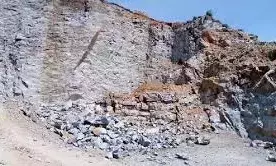 Andhra: अनाकापल्ले में खदानों की वजह से आदिवासी ज़मीनें मलबे के नीचे दब गईं