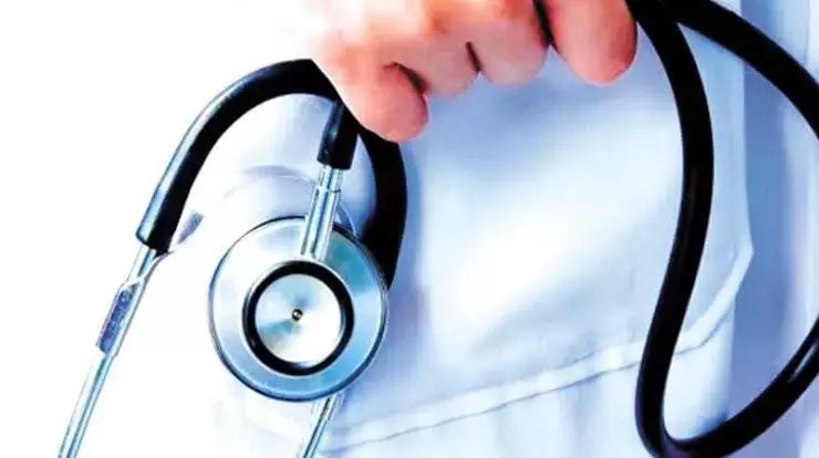 Andhra: पैरामेडिकल छात्र ₹15,000 का स्टाइपेंड और समय पर परीक्षा की मांग कर रहे हैं