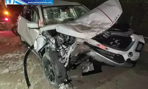फरीदाबाद रोड पर ट्रक का कहर 11 गाड़ियां भिड़ीं फरीदाबाद रोड पर ट्रक का कहर 11 गाड़ियां भिड़ीं