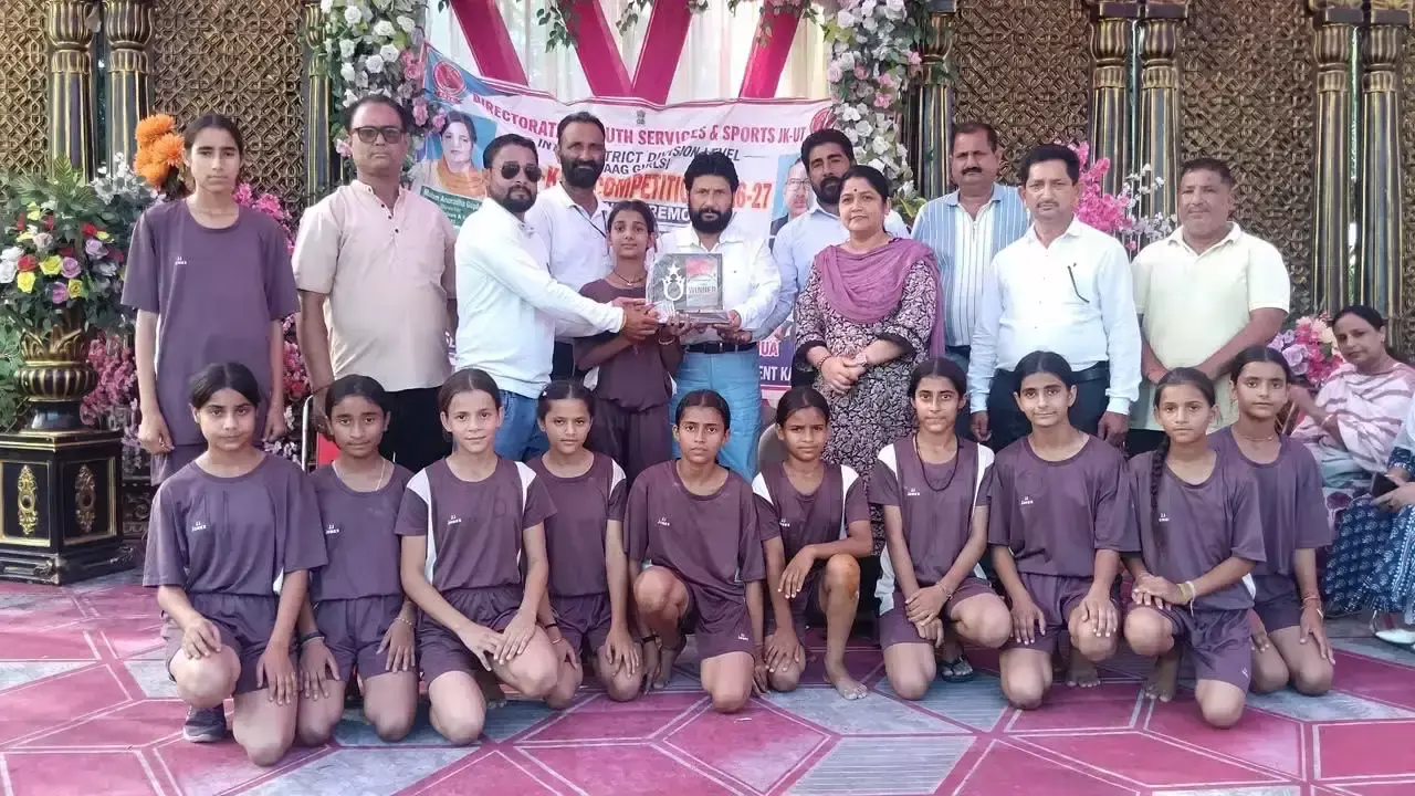 Kathua: अंडर-14 लड़कियों की खो-खो ट्रॉफी पर कठुआ का कब्जा