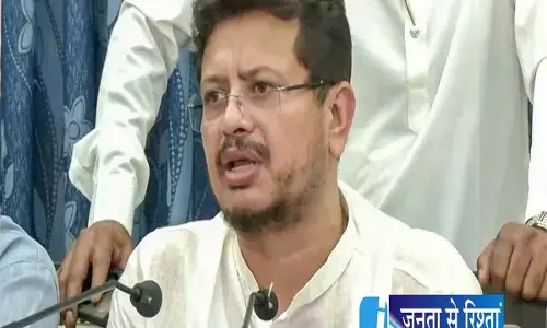 TMC चुनाव चिह्न विवाद: लोकतंत्र में तानाशाही नहीं - ऋतब्रत बनर्जी TMC चुनाव चिह्न विवाद: लोकतंत्र में तानाशाही नहीं - ऋतब्रत बनर्जी