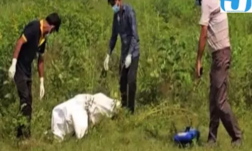 16 साल की लड़की की हत्या से सनसनी खुले मैदान में मिला शव 16 साल की लड़की की हत्या से सनसनी खुले मैदान में मिला शव