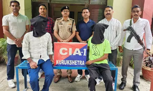 झपटमारी केस में 160 मोबाइल बरामद दो गिरफ्तार झपटमारी केस में 160 मोबाइल बरामद दो गिरफ्तार