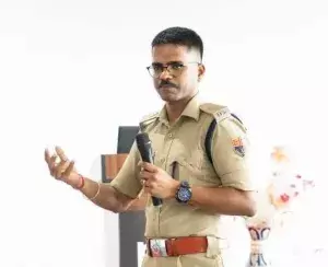 शिलांग में IPS अधिकारी को स्कूटर ने मारी टक्कर जांच के दौरान हुआ हादसा शिलांग में IPS अधिकारी को स्कूटर ने मारी टक्कर जांच के दौरान हुआ हादसा