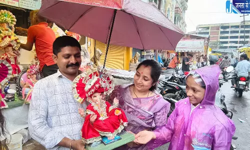 पिता की याद में इको-फ्रेंडली गणेश पहल पिता की याद में इको-फ्रेंडली गणेश पहल