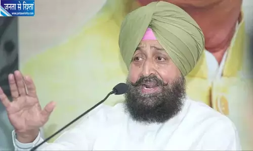 पंजाब में पुरानी पेंशन योजना को लेकर सियासी घमासान पंजाब में पुरानी पेंशन योजना को लेकर सियासी घमासान