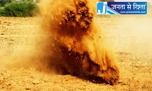 पाकिस्तान में मस्जिद ब्लास्ट से मचा हड़कंप पाकिस्तान में मस्जिद ब्लास्ट से मचा हड़कंप