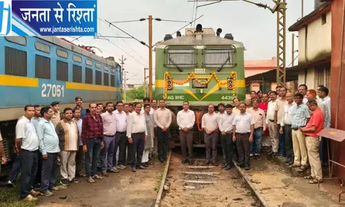 डीडीयू मंडल की बड़ी उपलब्धि, 150 इलेक्ट्रिक लोकोमोटिव में लगाई गई स्वदेशी कवच प्रणाली