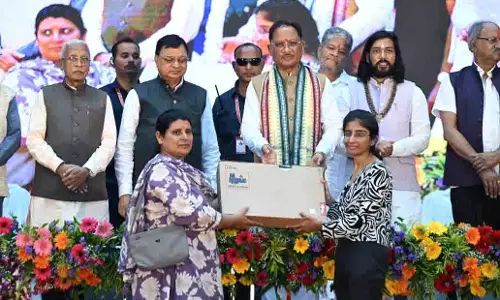 हौसले से हारी नहीं मनिंदर, मोमबत्ती से झुलसने के बाद भी हासिल किया जेईई में 281वां रैंक, जिला प्रशासन बना सहारा हौसले से हारी नहीं मनिंदर, मोमबत्ती से झुलसने के बाद भी हासिल किया जेईई में 281वां रैंक, जिला प्रशासन बना सहारा