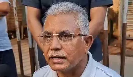 दिलीप घोष का ममता बनर्जी पर निशाना, बोले- आपस में लड़कर खुद को खत्म कर रही टीएमसी दिलीप घोष का ममता बनर्जी पर निशाना, बोले- आपस में लड़कर खुद को खत्म कर रही टीएमसी